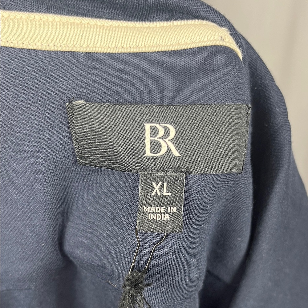 NWT Banana Republic Luxury Touch Tipp Resort Shirt in Prep Navy. - Picture 5 of 8